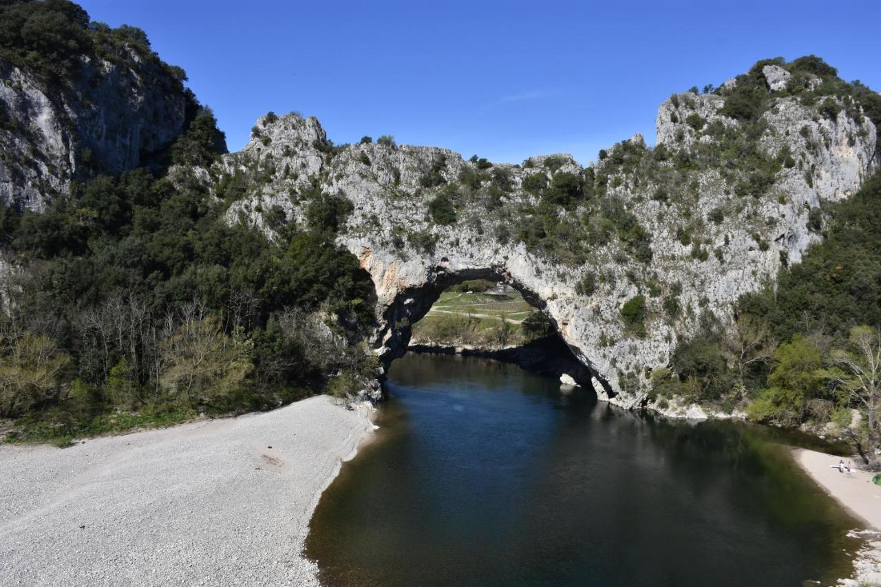 Prieure Du 17E Dans L'Ardeche Meridionale Bed and Breakfast Vagnas Εξωτερικό φωτογραφία